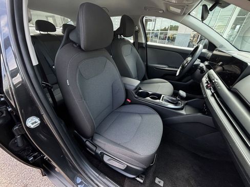 Used 2025 Kia K4 FWD image 16