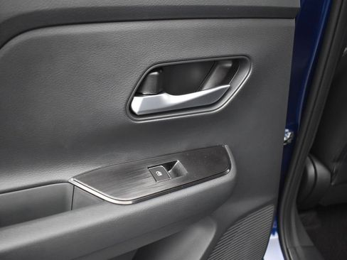 New 2026 Nissan Kicks SR w/ Cold Weather Package image 15