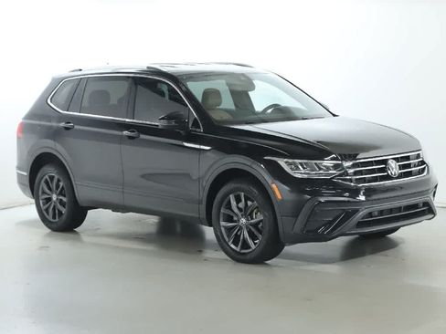 Used 2023 Volkswagen Tiguan SE AWD/4WD image 9