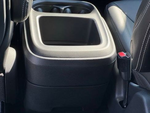 New 2026 Chrysler Pacifica Select image 10