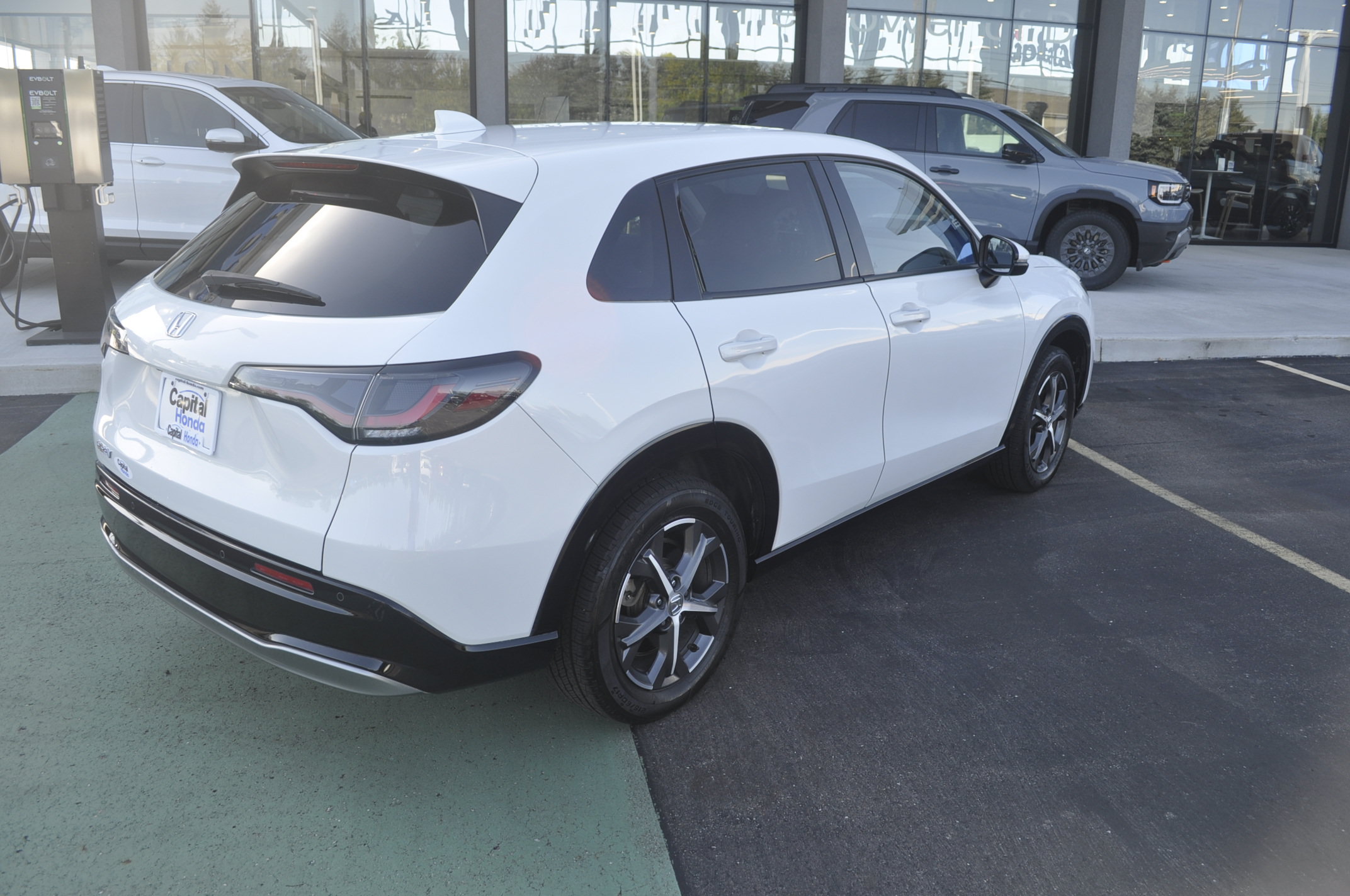 Used 2024 Honda HR-V EX-L image 7