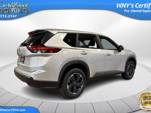 Used 2025 Nissan Rogue SV image 6
