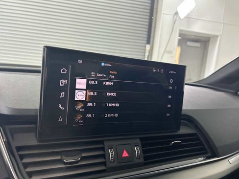 Used 2021 Audi Q5 e Premium Plus w/ Premium Plus Package image 12