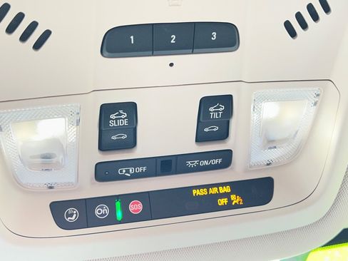 Used 2021 GMC Acadia Denali w/ Denali Ultimate Package image 24