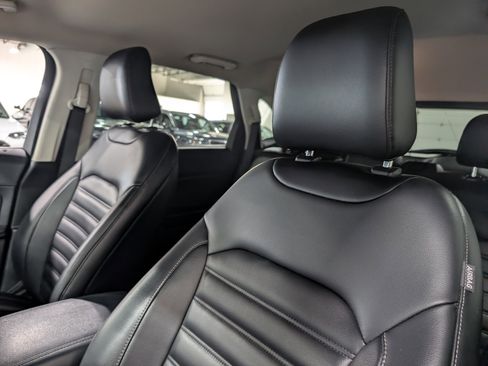 Used 2022 Ford Edge SEL image 11