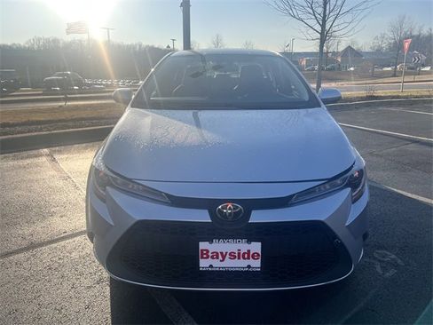 Used 2022 Toyota Corolla LE image 5