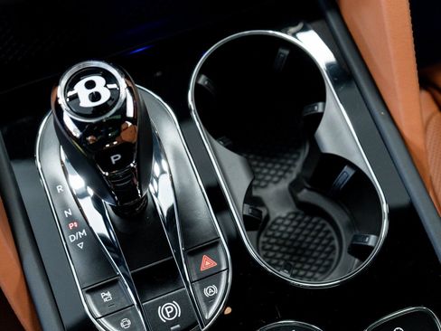 New 2025 Bentley Bentayga Extended Wheelbase image 37