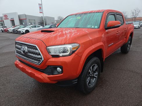 Certified 2016 Toyota Tacoma TRD Sport w/ Towing Package image 7