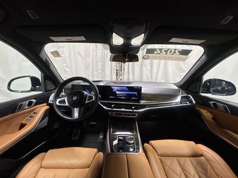 Used 2024 BMW X7 xDrive40i w/ M Sport Package AWD/4WD image 9