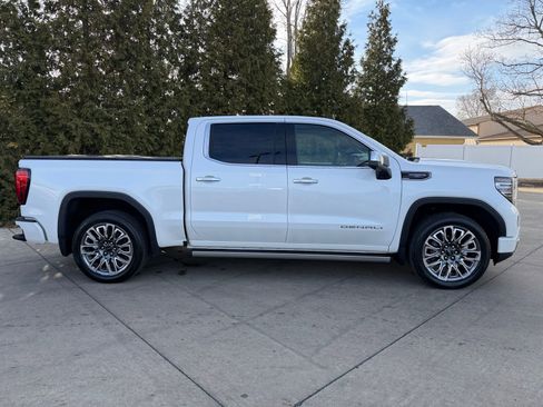 Used 2025 GMC Sierra 1500 Denali Ultimate image 12