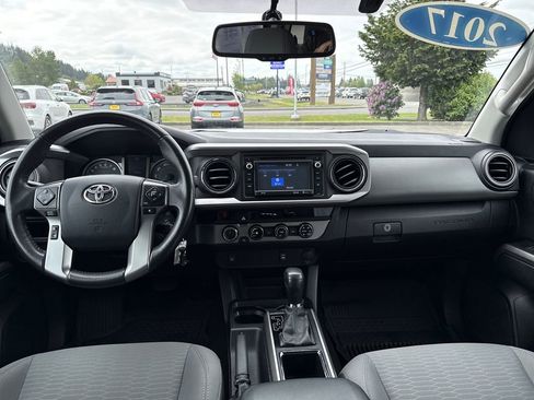 Used 2017 Toyota Tacoma SR5 w/ Tow Package AWD/4WD image 20