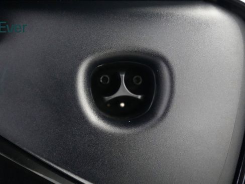 Used 2026 Tesla Model Y Long Range RWD image 10