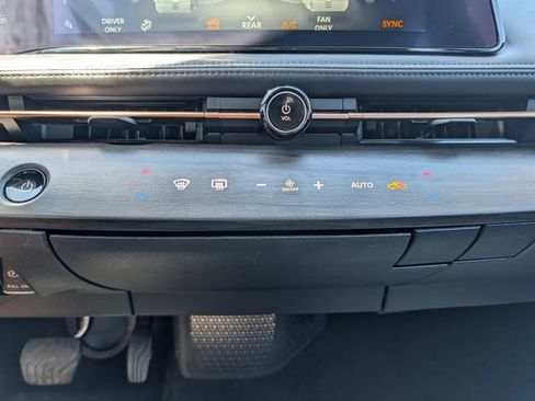 Used 2023 Nissan Ariya AWD image 24