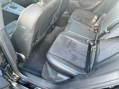 Used 2017 Porsche Macan w/ Driver Memory Package image 28