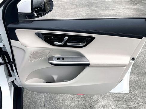 Certified 2025 Mercedes-Benz GLC 300 4MATIC image 23