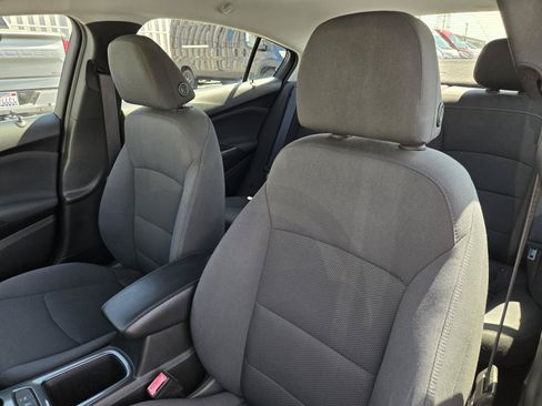 Used 2019 Chevrolet Cruze LT w/ Convenience Package FWD image 23