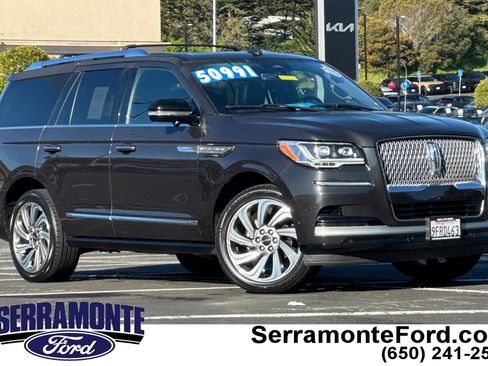 Used 2023 Lincoln Navigator Reserve image 1