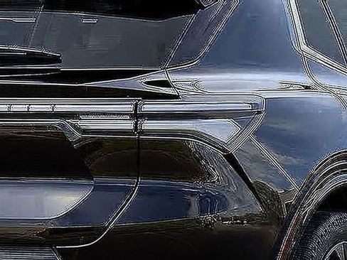 New 2025 Chevrolet Equinox EV LT image 27