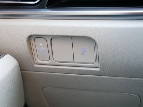 Certified 2025 Kia Sorento S w/ Panoramic Sunroof Package image 26