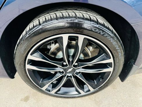 Used 2016 Chevrolet Malibu Premier w/ Driver Confidence Package II FWD image 9