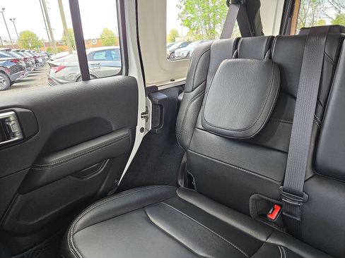 Used 2023 Jeep Wrangler Unlimited Sahara w/ Dual Top Group AWD/4WD image 12
