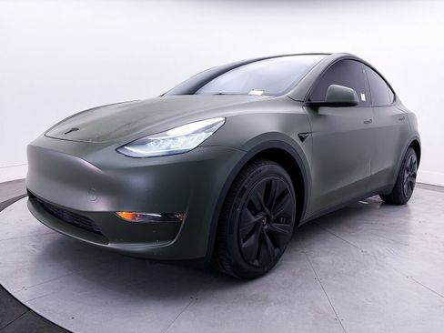 Used 2023 Tesla Model Y Long Range AWD/4WD image 12