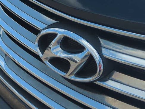 Used 2013 Hyundai Santa Fe GLS AWD/4WD image 12