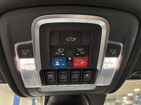 Used 2020 RAM 1500 Limited image 33