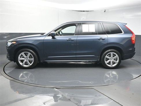 Used 2021 Volvo XC90 T5 Momentum w/ Climate Package image 5
