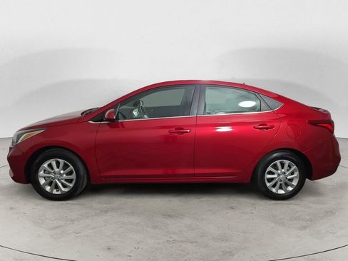Used 2021 Hyundai Accent SEL image 2