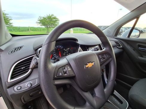 Used 2018 Chevrolet Trax LS w/ Fleet Convenience Package FWD image 10