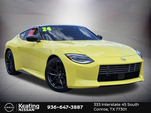 Certified 2024 Nissan Z Performance w/ Floor Mat Package RWD image 3