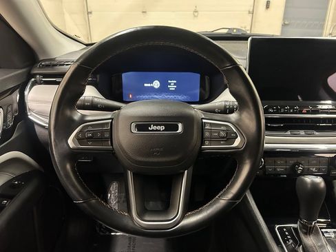 Used 2022 Jeep Compass Limited w/ Elite Group AWD/4WD image 17