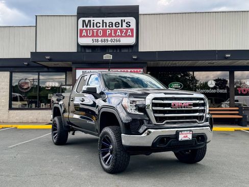 Used 2021 GMC Sierra 1500 SLE w/ Preferred Package AWD/4WD image 2