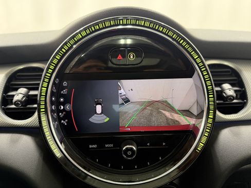 Used 2023 MINI Cooper 2-Door Hardtop image 18