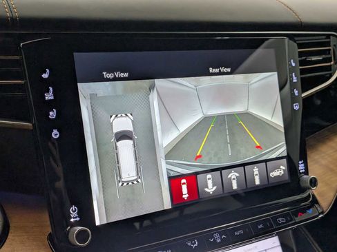 Used 2024 Jeep Grand Wagoneer Series III image 30