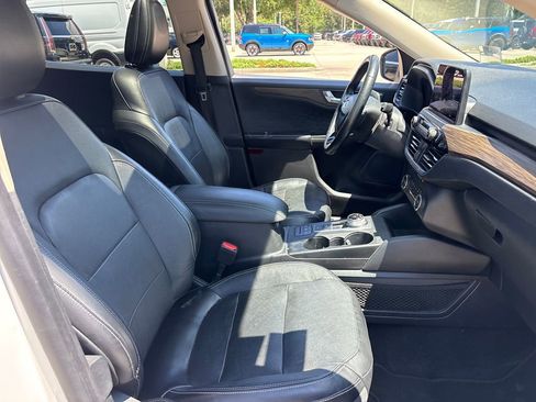 Used 2020 Ford Escape Titanium FWD image 29