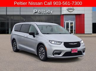 Used 2024 Chrysler Pacifica Limited FWD video 1
