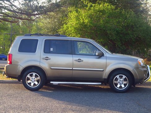 Used 2010 Honda Pilot Touring image 5
