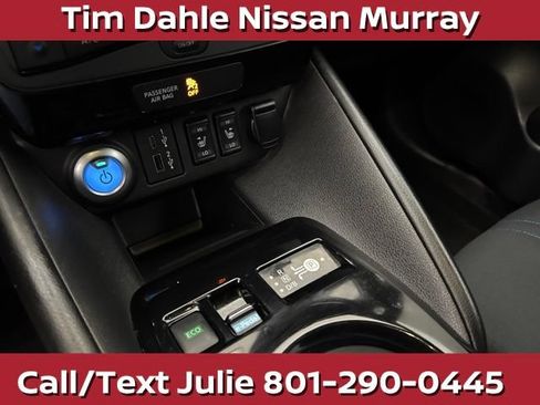 Used 2022 Nissan Leaf SV FWD image 35