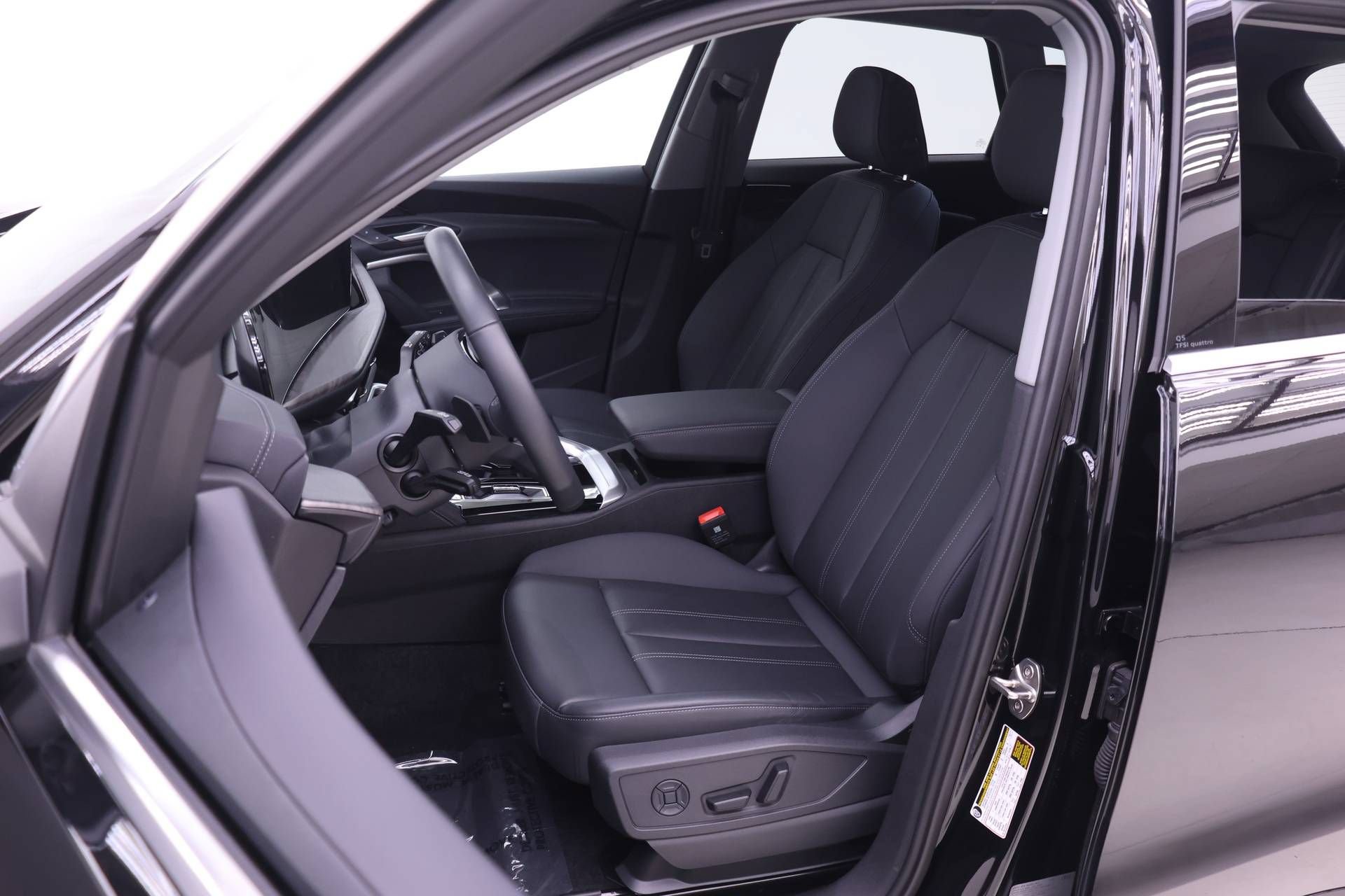 Certified 2025 Audi Q5 Premium AWD/4WD image 7