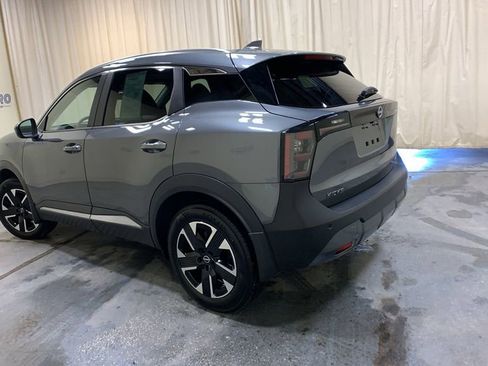 Used 2025 Nissan Kicks SV w/ SV Premium Package image 5