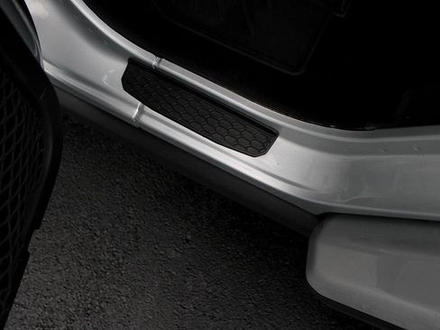 Used 2022 Jeep Wrangler Unlimited Rubicon w/ Cold Weather Group image 32