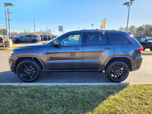 Certified 2020 Jeep Grand Cherokee Altitude image 18