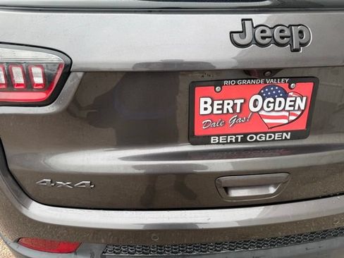 Used 2023 Jeep Compass Trailhawk AWD/4WD image 32
