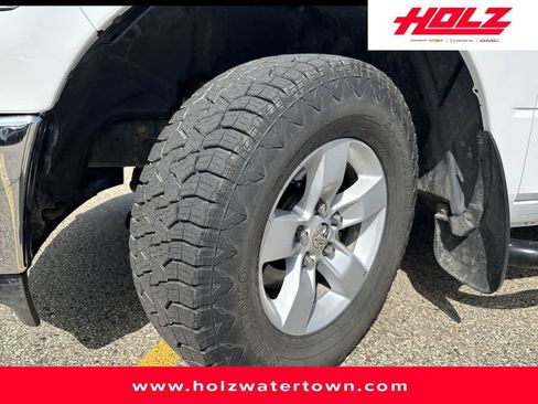 Used 2023 RAM 1500 Classic SLT AWD/4WD image 3