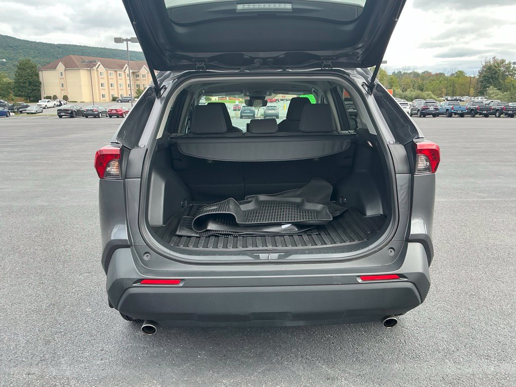Certified 2024 Toyota RAV4 LE AWD/4WD image 9