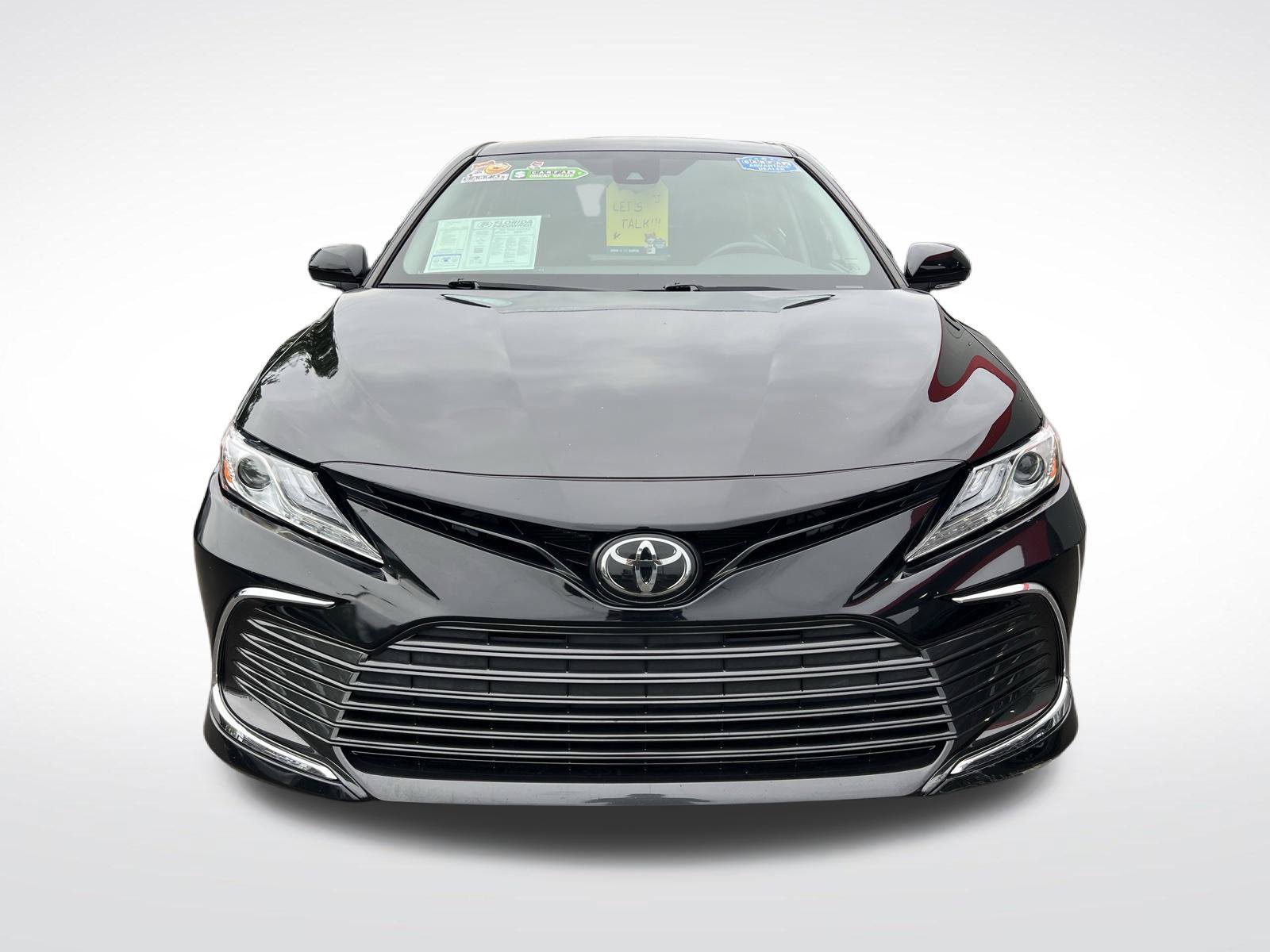 Used 2021 Toyota Camry XLE FWD image 2