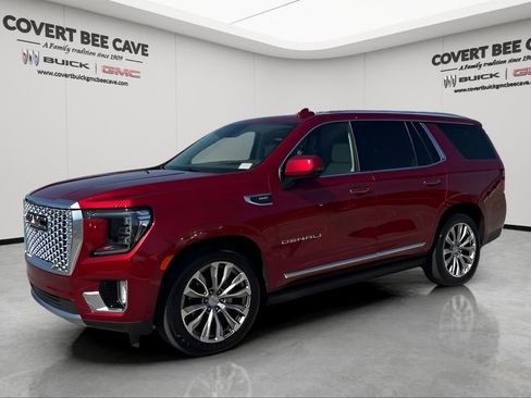 Used 2024 GMC Yukon Denali w/ Denali Reserve Package image 3