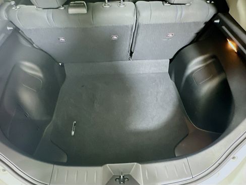 Used 2025 Nissan Leaf S image 27